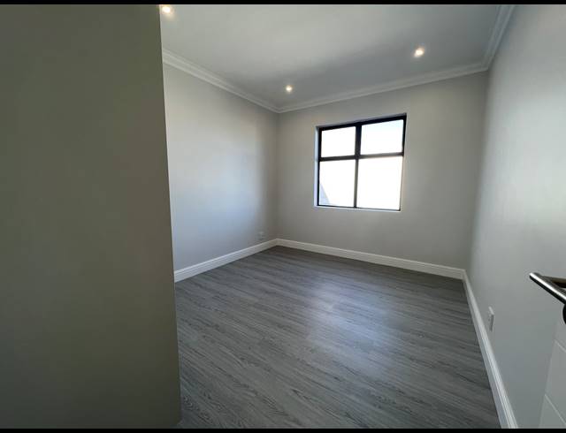 4 BEDROOM HOUSE FOR SALE IN SANDOWN